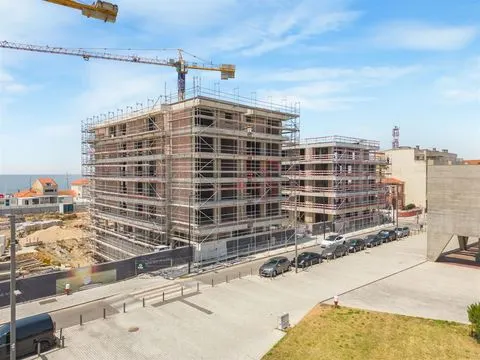 2 bedroom apartment in the Espinho Beach Residendes development in Espinho