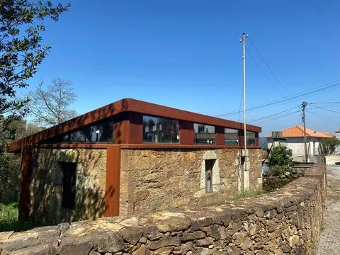 Small farm for restoration with 2 Hectares in Guimarei, Santo Tirso