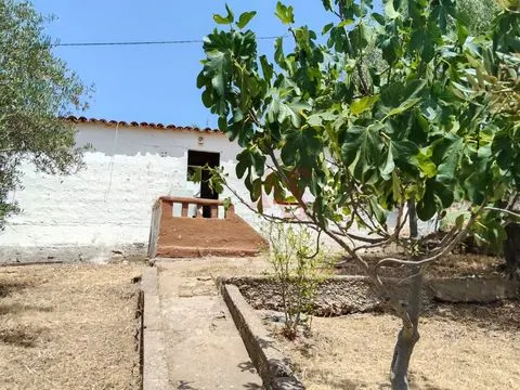 Single storey 1 bedroom villa to restore in Santo Aleixo da Restauração – Moura
