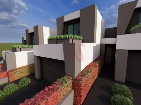 Moradia T3 em Banda em construção em Idães, Felgueiras