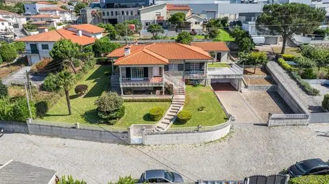 Casa indipendente con 3 camere da letto a Moreira de Cónegos - Guimarães
