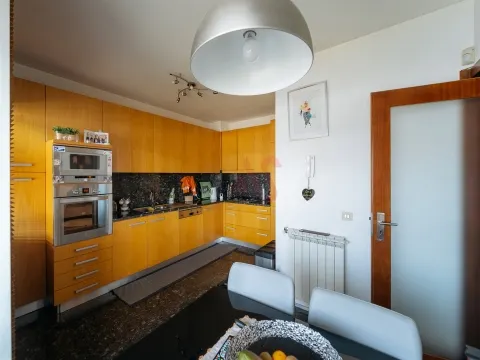 3 Bedroom Villa in Gated Community with Swimming Pool – Nogueira e Silva Escura, Maia