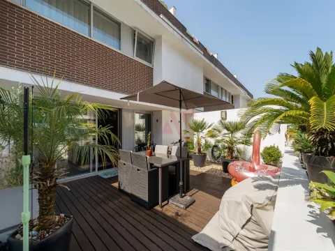 3 Bedroom Villa in Gated Community with Swimming Pool – Nogueira e Silva Escura, Maia
