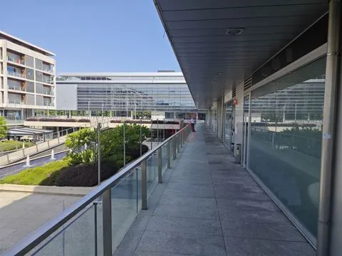 Tienda en alquiler en Fórum Vizela – 41,30 m2 con Licencia de Comercio y Servicios