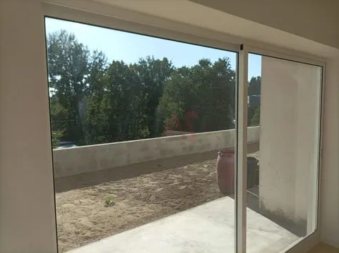 Bail à bail &#124; Étage Villa 1+1 chambre avec patio à Riba de Ave, Vila Nova de Famalicão