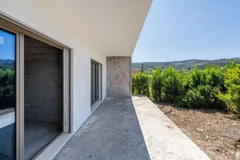 Moradia T2 Térrea com 2 Suites, 1 Master Suite Com Closet,  em Vila Nova do Campo, Santo Tirso