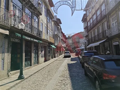 T1 in der Rua Rainha Dona Maria II in Guimarães zu vermieten – Zentrale Lage neben Toural
