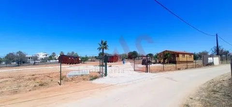 Terreno Rústico com 7 Bungalows na Guia em Albufeira