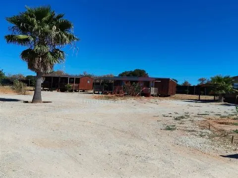 Terreno Rústico com 7 Bungalows na Guia em Albufeira