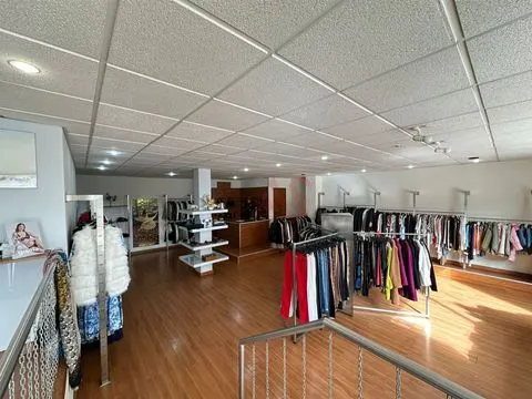 Loja Comercial com 118 m² &#124; Excelente Montra &#124; Zona Central de Nespereira, Guimarães