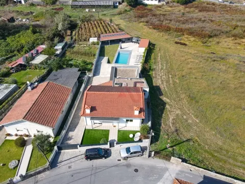 Moradia Térrea T3 com piscina em Moreira de Cónegos, Guimarães