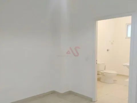 Loja com 98 m²,  a 2 min. do Hospital e a 5 min. do Centro Histórico de Guimarães, Fermentões