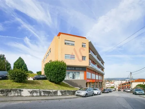 Apartamento T3 com vista panorâmica em São João das Caldas de Vizela