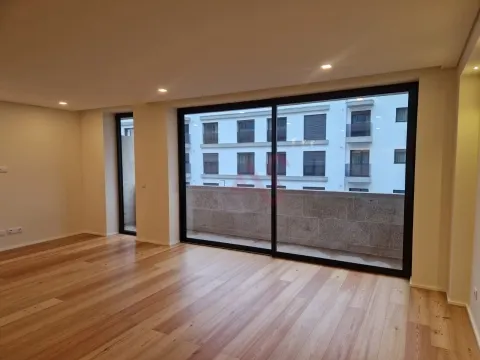 2 bedroom apartment on the ground floor in Creixomil, Guimarães