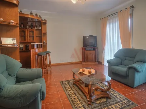 Apartamento T3 à venda em Barrosas (Santo Estêvão), Lousada