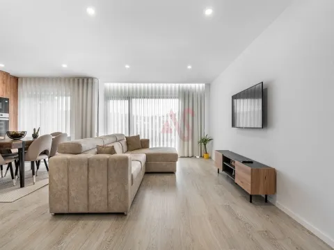 3 Bedroom Apartment with Modern Finishes and Balcony with Barbecue - Fornelos, Fafe