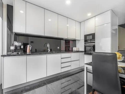 Moderna Villa de 3 Dormitorios con Acabados Premium en A ver o Mar - Póvoa de Varzim