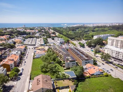 Appartamento con 3 camere da letto, nello sviluppo RAIZ, edificio JARDIM, all´angolo con Av. da Boavista, Porto