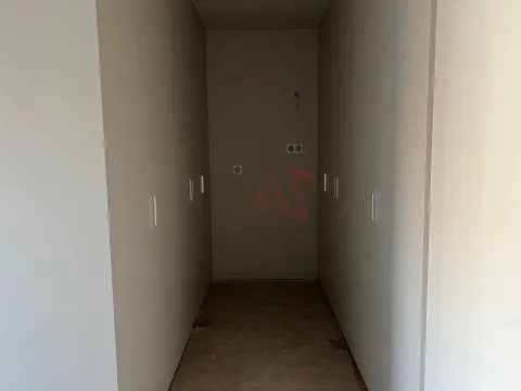  T3 de LUXO, Condomínio fechado,com Piscina, Garagem Box para 4 Carros, Varanda em Paços de Ferreira