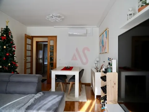 Apartamento T2 – 4.º Andar | São Romão do Coronado