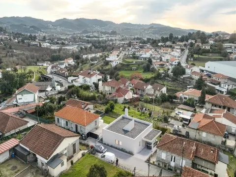 🌿 Terrain avec projet approuvé pour une maison d’un étage T3 – Moreira de Cónegos, Guimarães