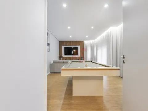 🏡 Villa de 4 + 1 dormitorios con jardín, garaje y excelente ubicación – Sousa, Felgueiras