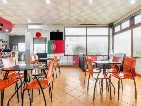Oportunidade Única de Trespasse de Café/Snack-Bar em Santa Eulália, Vizela