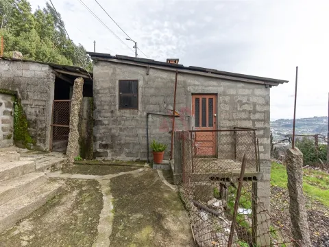 Maison 2 chambres à São Faustino, Guimarães - Excellente opportunité d’investissement