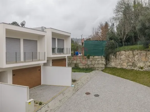 3 Bedroom House in Gaveto – Gated Community in Infias, Vizela