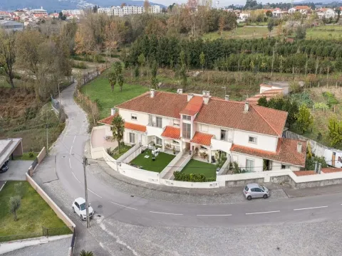 Floor of 3 bedroom villa, located in a quiet area of Fafe, in excellent condition