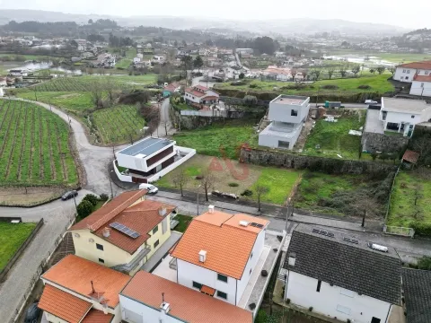 Lote de Terreno Urbano com 600m² em Beire – Paredes