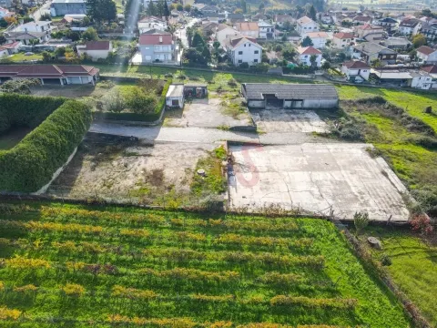 Terreno com 900 m² na Lixa para Construção