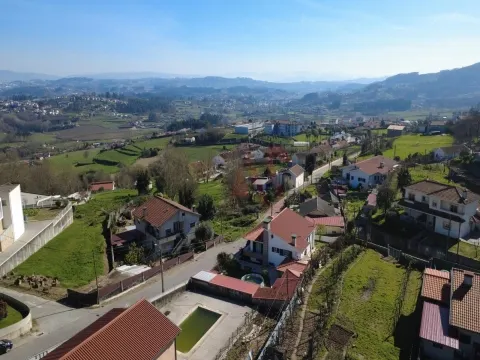 Moradia T3 com Piscina | Torrados – Felgueiras