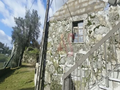 Haus zur Restaurierung in Quinchães, Fafe