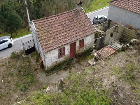 3-Schlafzimmer-Haus zur Restaurierung in Fafe