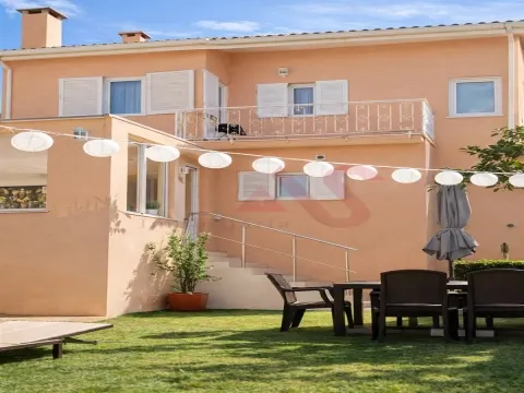 Casa de 3+1 dormitorios con potencial único en Estela – Póvoa de Varzim