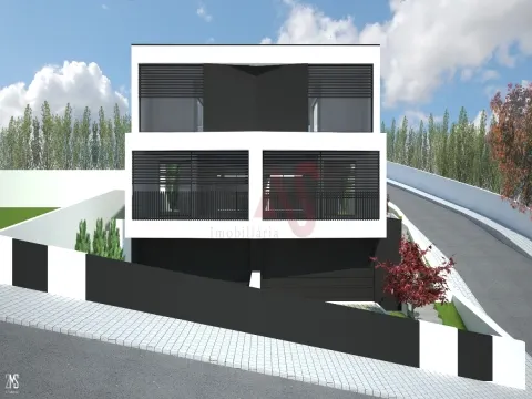 Terreno com Projeto Aprovado para a Construção de Duas Moradias – Moreira de Cónegos, Guimarães
