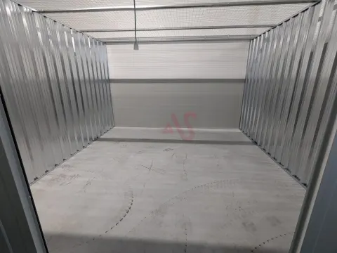 Boxes com áreas entre 5 m² e 18 m² para arrendamento em Fermentões, Guimarães