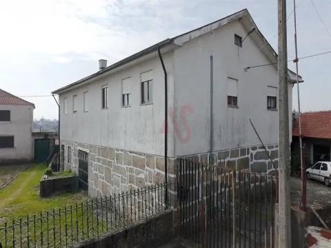 Moradias para Restauro com Terreno de 1.682 m² | Raimonda, Paços de Ferreira