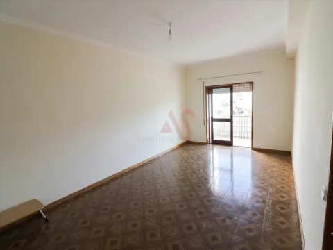 Appartement 3 chambres à louer – Moreira de Cónegos
