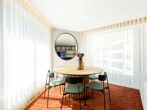 3-Zimmer-Wohnung mit Master Suite und Balkon befindet sich in Arca d´Água