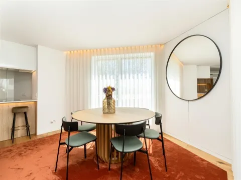 3-Zimmer-Wohnung mit Master Suite und Balkon befindet sich in Arca d´Água