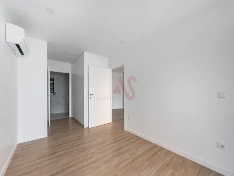 Apartamento T1 totalmente renovado, em Barco, Taipas, Guimarães
