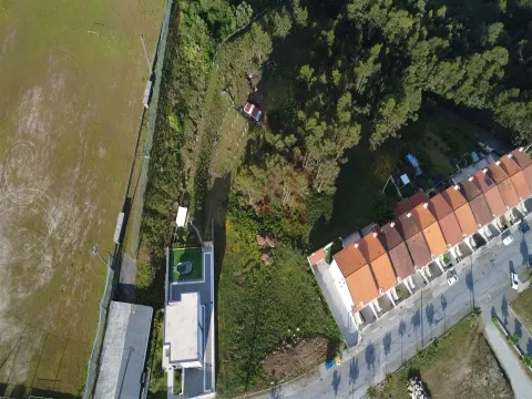 Terreno para construção com 2.472,45 m2, em Barrosas (Santo Estêvão), Lousada