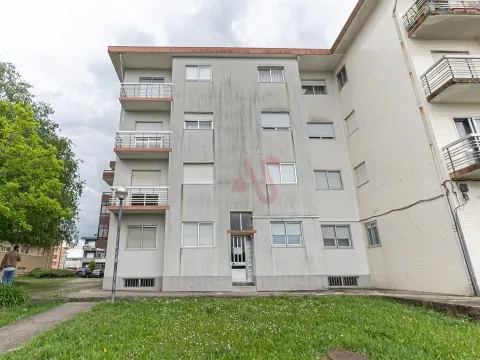 Apartamento T4 para arrendamento no Castêlo da Maia