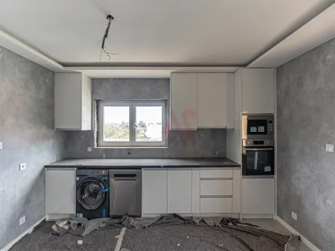 Moradia T3 em remodelação em Santa Maria de Lamas, Santa Maria da Feira