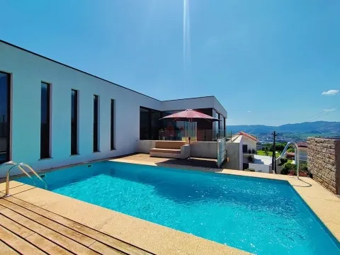 Villa con 5 camere da letto a Lordelo, Guimarães, con piscina, sauna, jacuzzi e garage per 4 auto