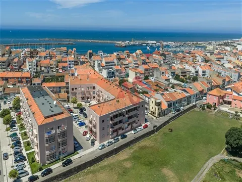 Fully Refurbished 1+1 Bedroom Apartment in Vila do Conde Just 4 Minutes Walk from the Sea