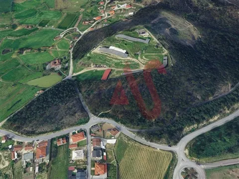 Terreno com 1600m2 para construção em Silvares, Lousada