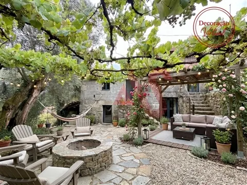 Haus zur Restaurierung mit einem Grundstück von 340 m² | Estorãos, Fafe